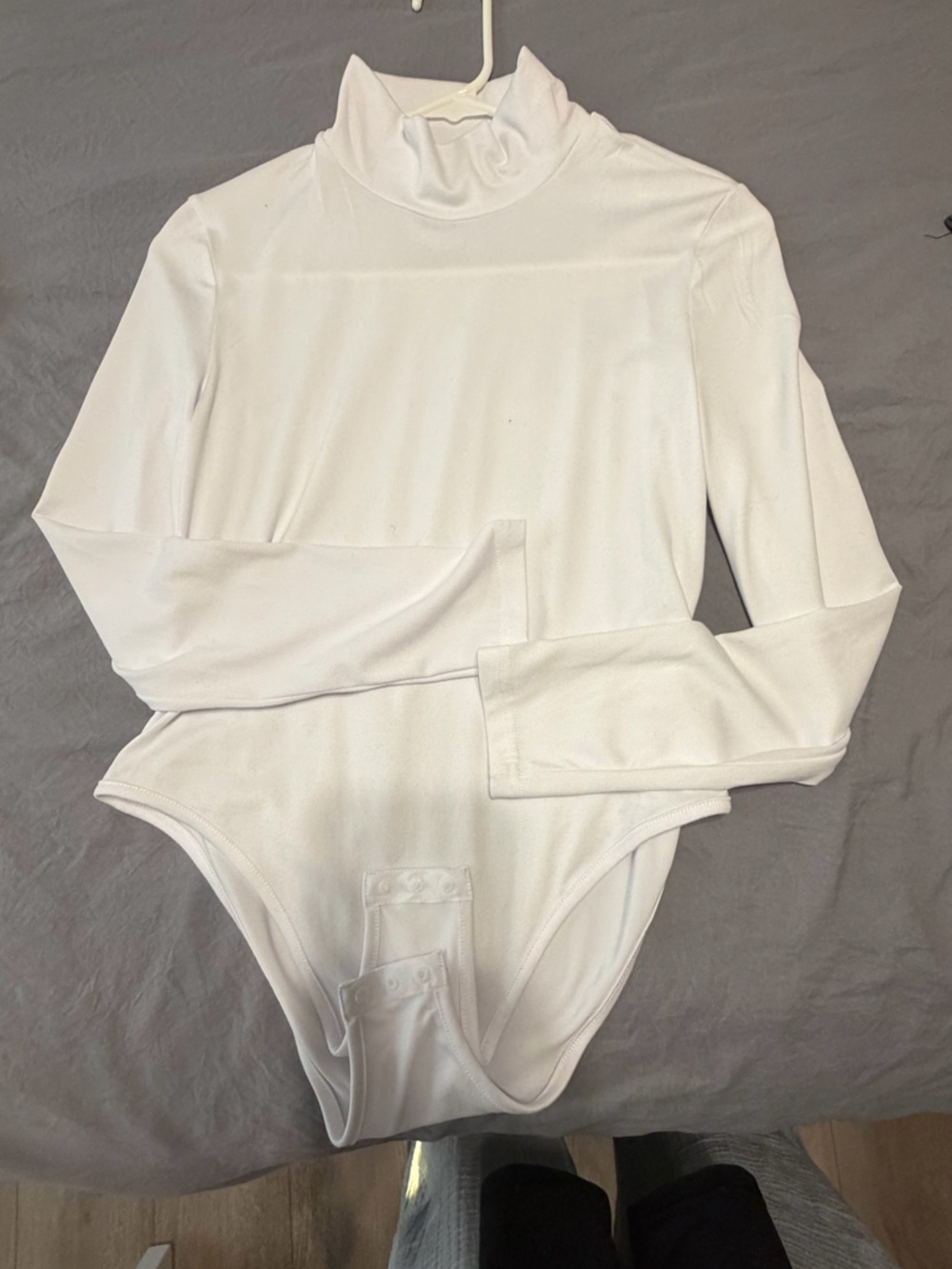 White Long Sleeve Bodysuit - M